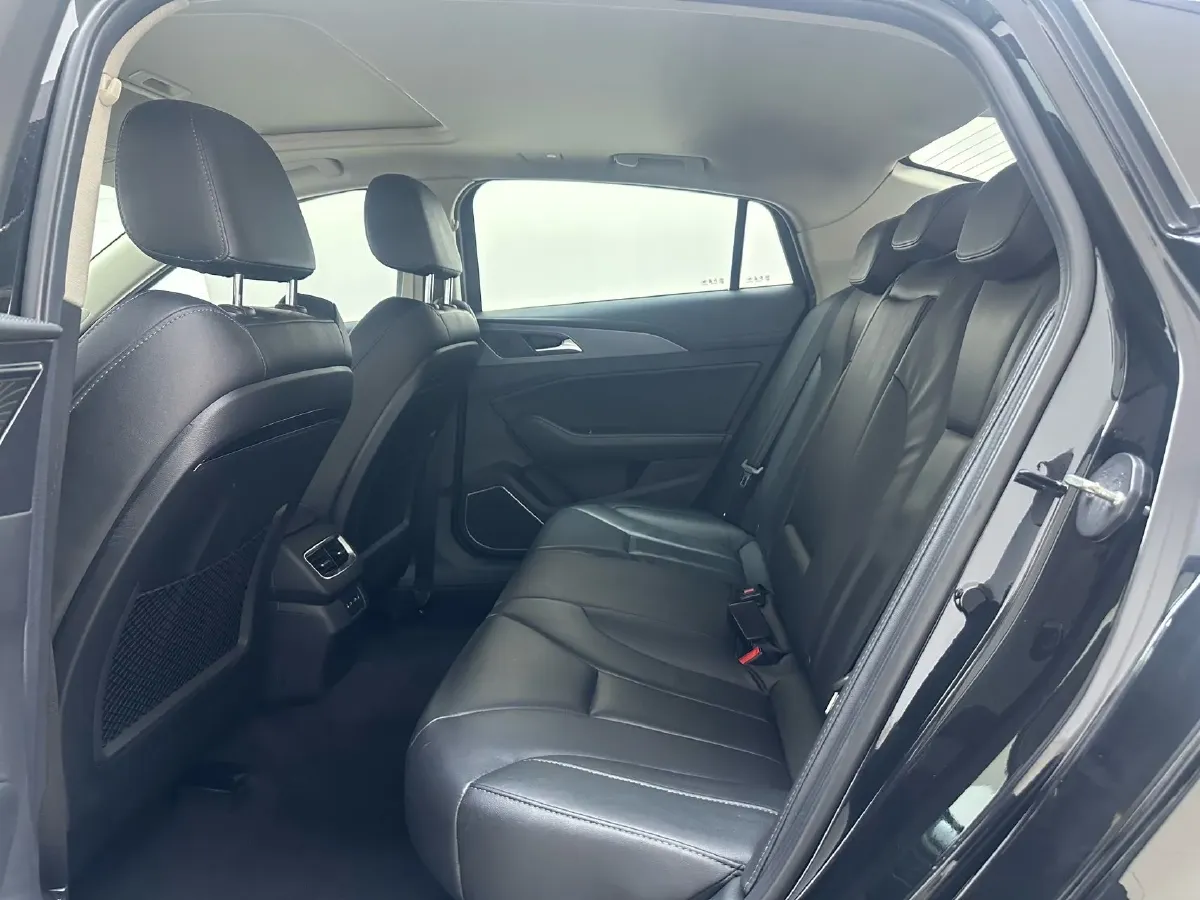 2020 HongQi H5 1.5T 169HP L4 7DCT,autocango,china used car exporter,china ev exporter,chinese used car exporter,chinese used ev exporter