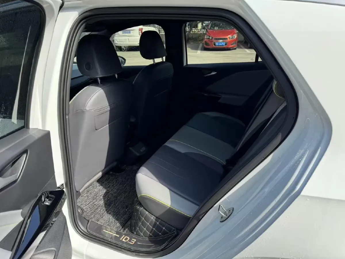 2025 Volkswagen ID.3 BEV 52.8KWH,autocango,china used car exporter,china ev exporter,chinese used car exporter,chinese used ev exporter