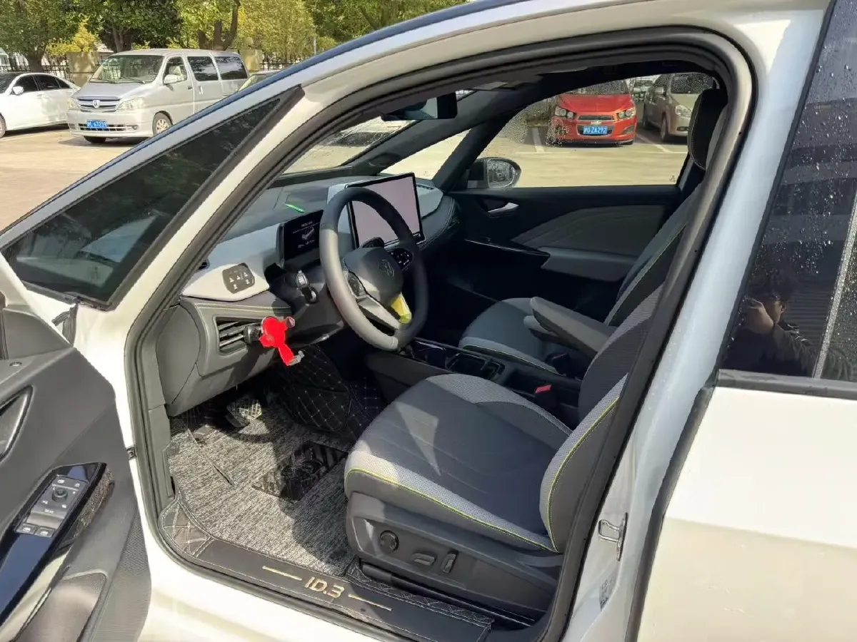 2025 Volkswagen ID.3 BEV 52.8KWH,autocango,china used car exporter,china ev exporter,chinese used car exporter,chinese used ev exporter