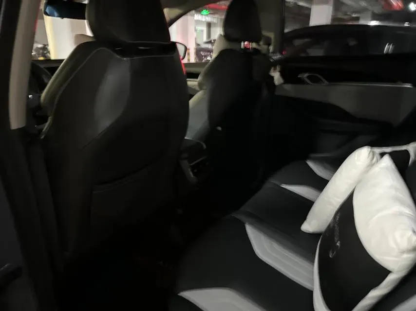 2022 Geely Coolray 1.5T 181HP L4 7DCT,autocango,china used car exporter,china ev exporter,chinese used car exporter,chinese used ev exporter