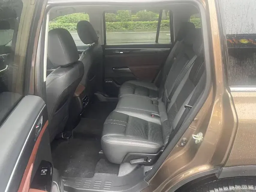 2017 GAC Trumpchi GS8 2.0T 201HP L4 6AT,autocango,china used car exporter,china ev exporter,chinese used car exporter,chinese used ev exporter