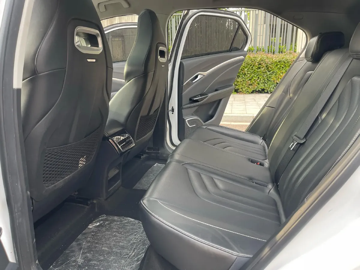 2022 Ford Focus 1.5T 177HP L4 6AT,autocango,china used car exporter,china ev exporter,chinese used car exporter,chinese used ev exporter