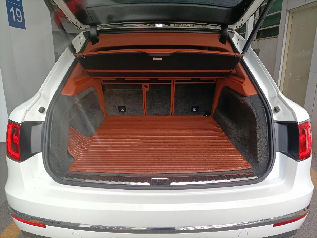 2017 Bentley Bentayga 6.0T 608HP W12 8AT,autocango,china used car exporter,china ev exporter,chinese used car exporter,chinese used ev exporter