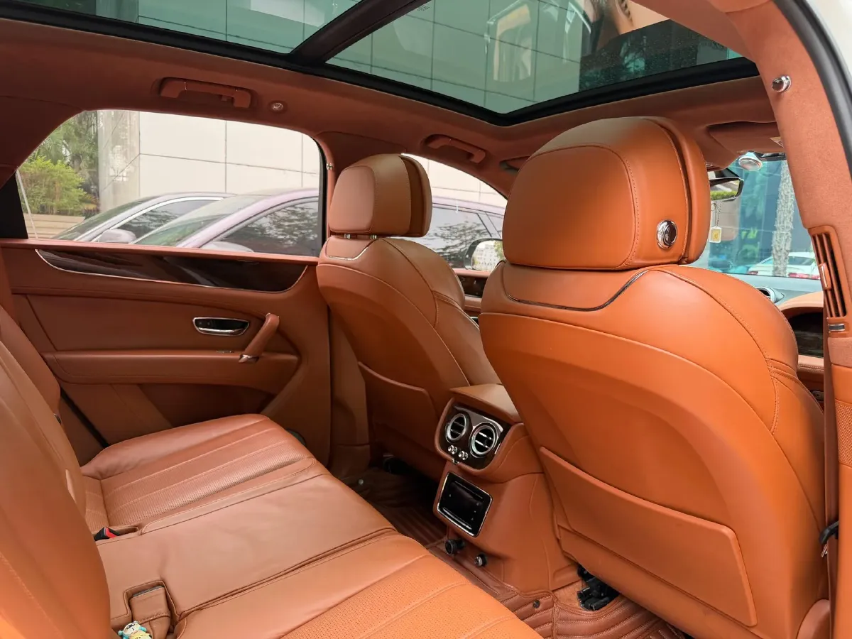 2017 Bentley Bentayga 6.0T 608HP W12 8AT,autocango,china used car exporter,china ev exporter,chinese used car exporter,chinese used ev exporter