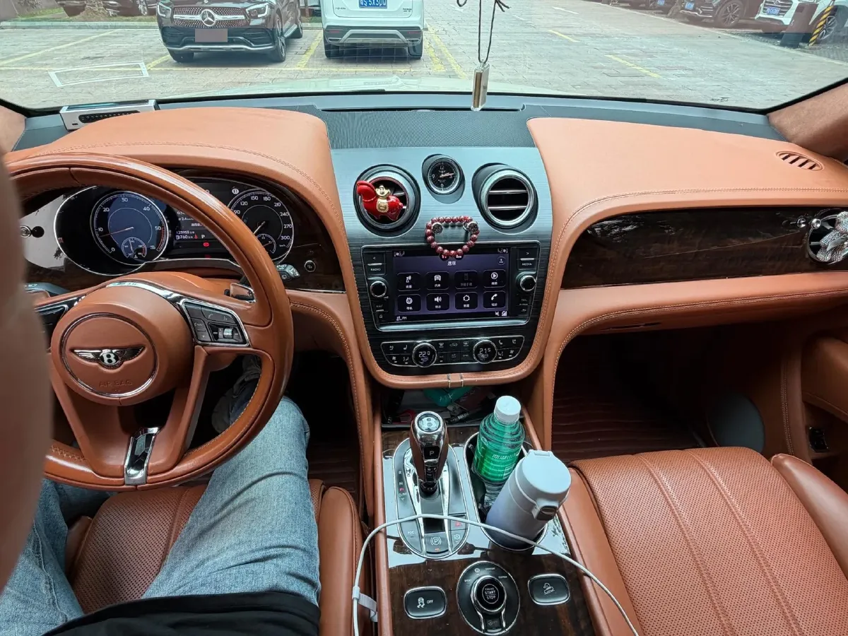 2017 Bentley Bentayga 6.0T 608HP W12 8AT,autocango,china used car exporter,china ev exporter,chinese used car exporter,chinese used ev exporter