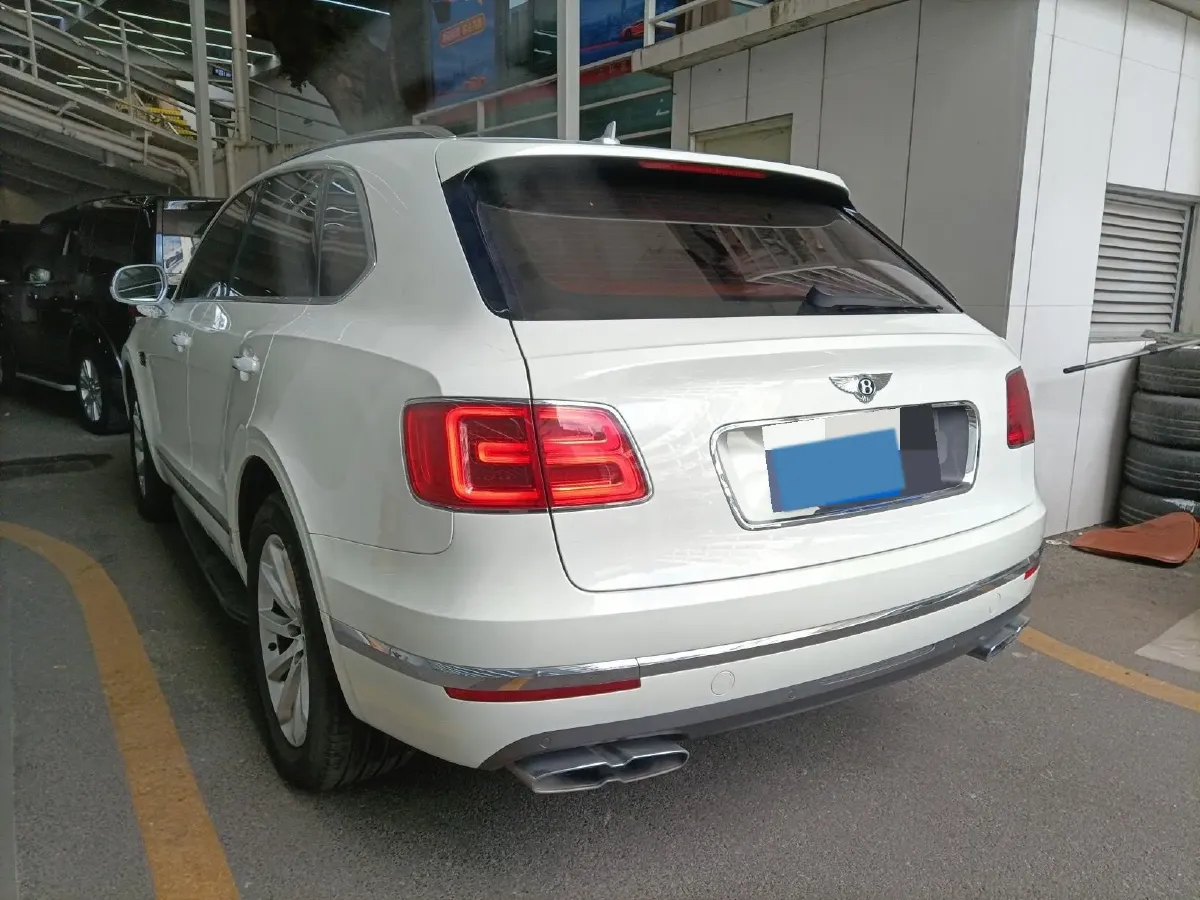 2017 Bentley Bentayga 6.0T 608HP W12 8AT,autocango,china used car exporter,china ev exporter,chinese used car exporter,chinese used ev exporter