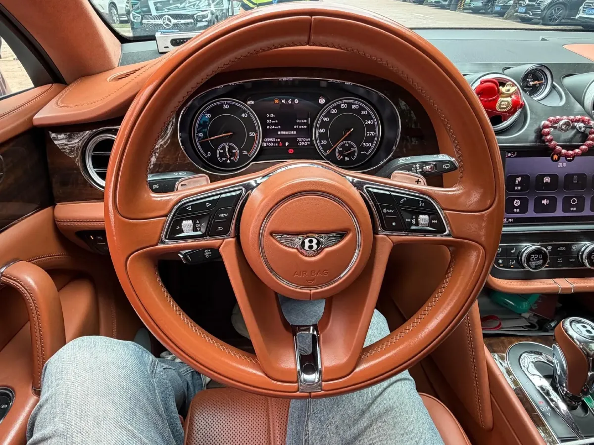2017 Bentley Bentayga 6.0T 608HP W12 8AT,autocango,china used car exporter,china ev exporter,chinese used car exporter,chinese used ev exporter