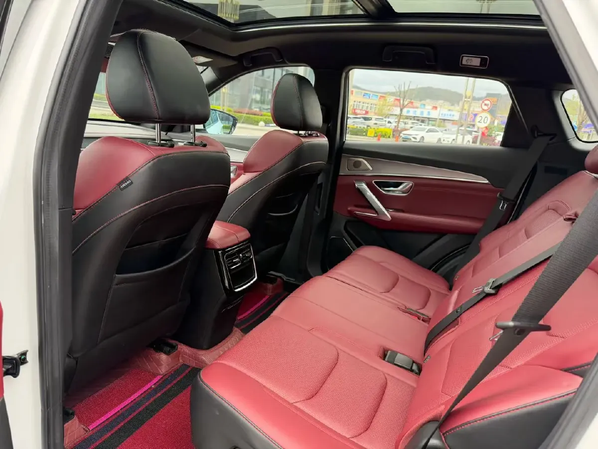 2021 Chery Tiggo 8 Plus 1.6T 197HP L4 7DCT,autocango,china used car exporter,china ev exporter,chinese used car exporter,chinese used ev exporter