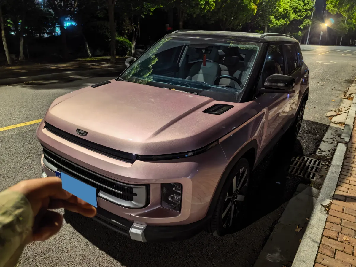 2023 Geely ICON 1.5T 181HP L4 7DCT,autocango,china used car exporter,china ev exporter,chinese used car exporter,chinese used ev exporter