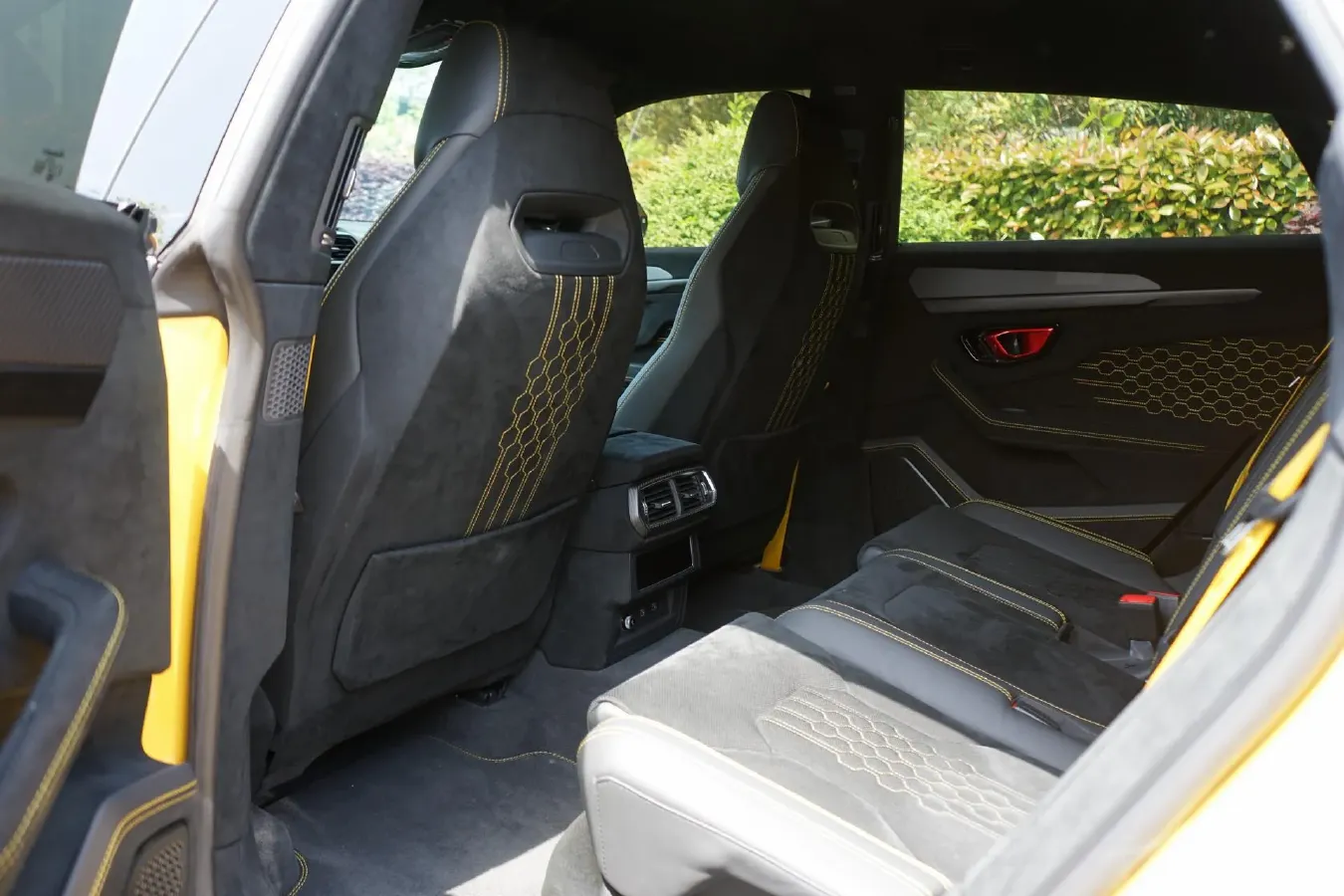 2022 Lamborghini Urus 4.0T 641HP V8 8AT,autocango,china used car exporter,china ev exporter,chinese used car exporter,chinese used ev exporter