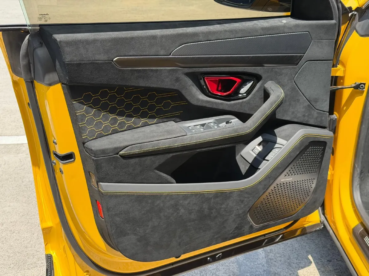 2022 Lamborghini Urus 4.0T 641HP V8 8AT,autocango,china used car exporter,china ev exporter,chinese used car exporter,chinese used ev exporter