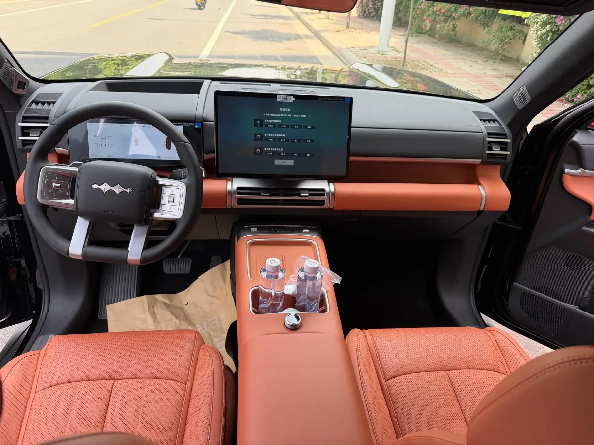 2025 FangChengBao Tai 7 1.5T 156HP L4 E-CVT PHEV,autocango,china used car exporter,china ev exporter,chinese used car exporter,chinese used ev exporter