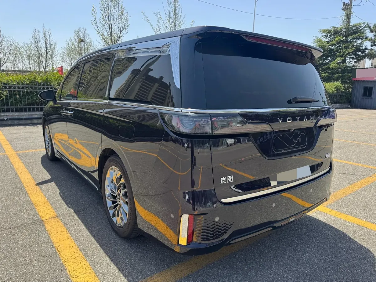2022 Voyah Dream 1.5T 136HP L4 PHEV 25.57KWH,autocango,china used car exporter,china ev exporter,chinese used car exporter,chinese used ev exporter