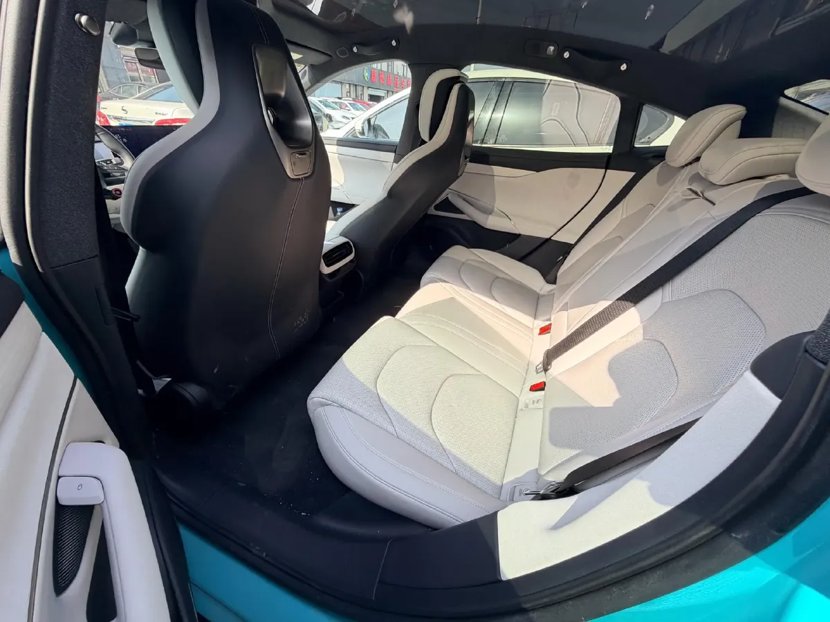 2024 MI SU7 BEV 73.6KWH,autocango,china used car exporter,china ev exporter,chinese used car exporter,chinese used ev exporter