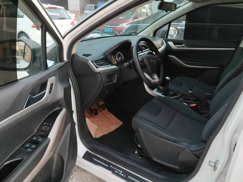 2018 HaiMa S5 Young Edition 1.6L 122HP L4 5MT,autocango,china used car exporter,china ev exporter,chinese used car exporter,chinese used ev exporter