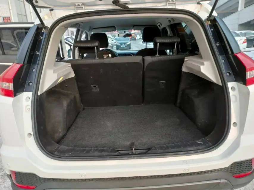 2018 HaiMa S5 Young Edition 1.6L 122HP L4 5MT,autocango,china used car exporter,china ev exporter,chinese used car exporter,chinese used ev exporter