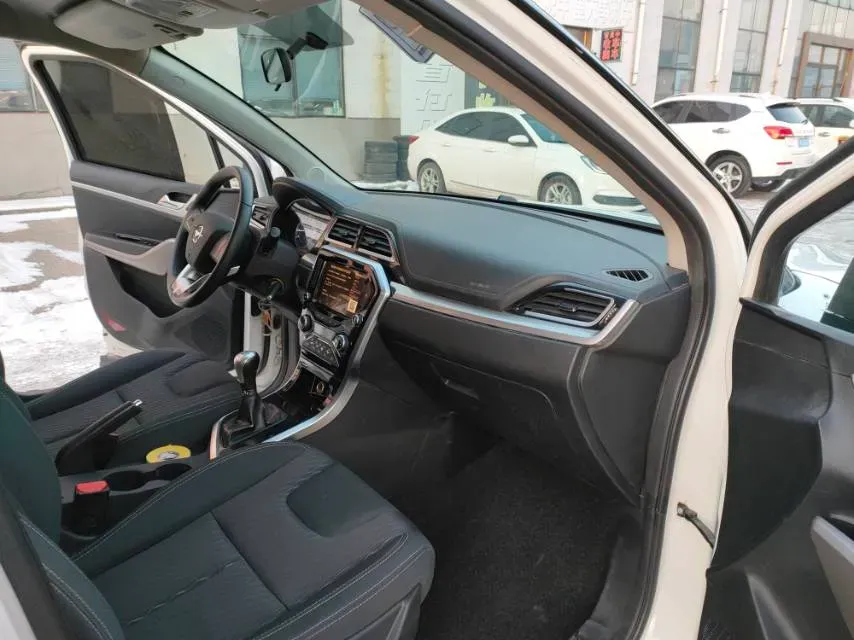 2018 HaiMa S5 Young Edition 1.6L 122HP L4 5MT,autocango,china used car exporter,china ev exporter,chinese used car exporter,chinese used ev exporter