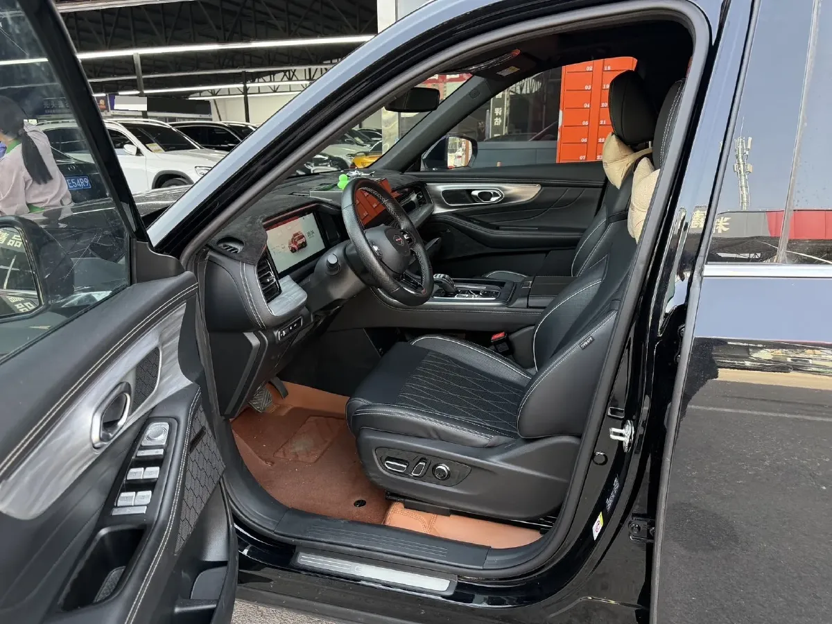 2025 GAC Trumpchi GS8 2.0T 252HP L4 8AT,autocango,china used car exporter,china ev exporter,chinese used car exporter,chinese used ev exporter