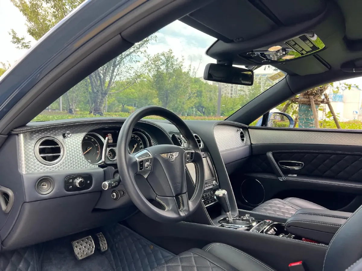 2017 Bentley Flying Spur 4.0T 507HP V8 8AT,autocango,china used car exporter,china ev exporter,chinese used car exporter,chinese used ev exporter