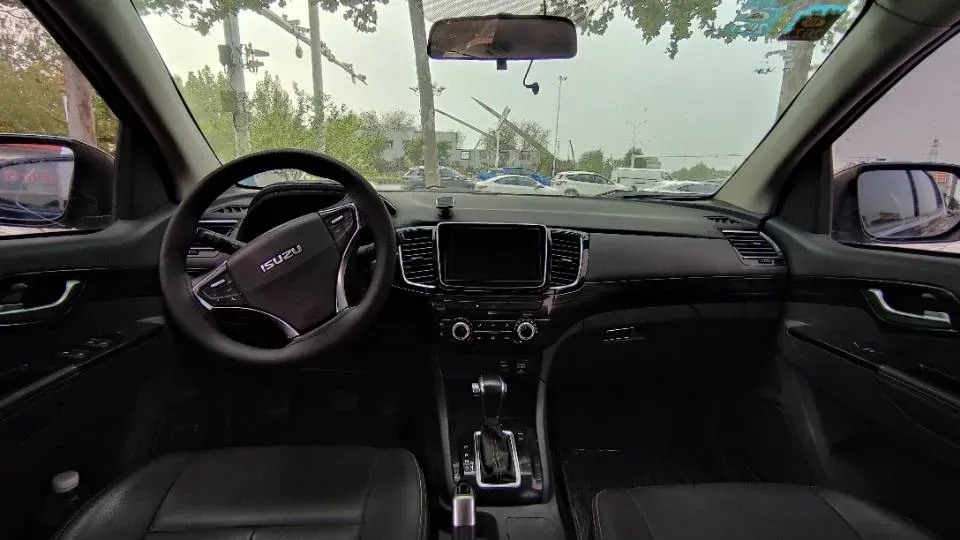 2019 Isuzu LingTuo 2.5T 129HP L4 6AT,autocango,china used car exporter,china ev exporter,chinese used car exporter,chinese used ev exporter