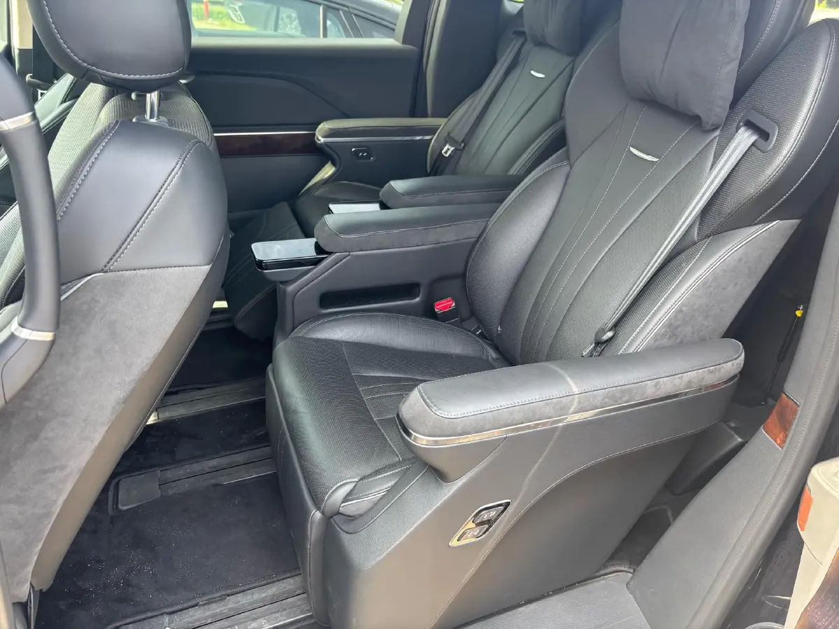 2024 HongQi HQ9 2.0T 163HP L4 1DHT PHEV 20.14KWH,autocango,china used car exporter,china ev exporter,chinese used car exporter,chinese used ev exporter