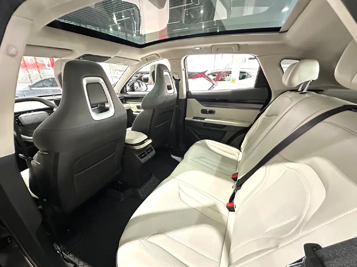 2022 Jetour DASHING 1.6T 197HP L4 7DCT,autocango,china used car exporter,china ev exporter,chinese used car exporter,chinese used ev exporter