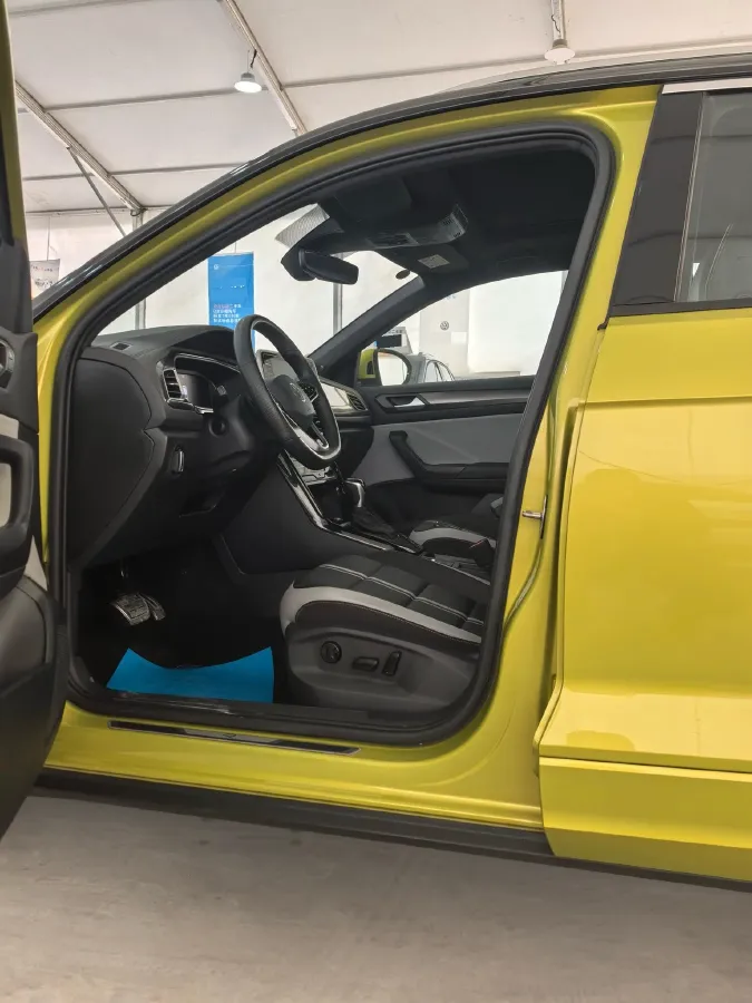 2023 Volkswagen T-Roc 1.5T 160HP L4 7DCT,autocango,china used car exporter,china ev exporter,chinese used car exporter,chinese used ev exporter