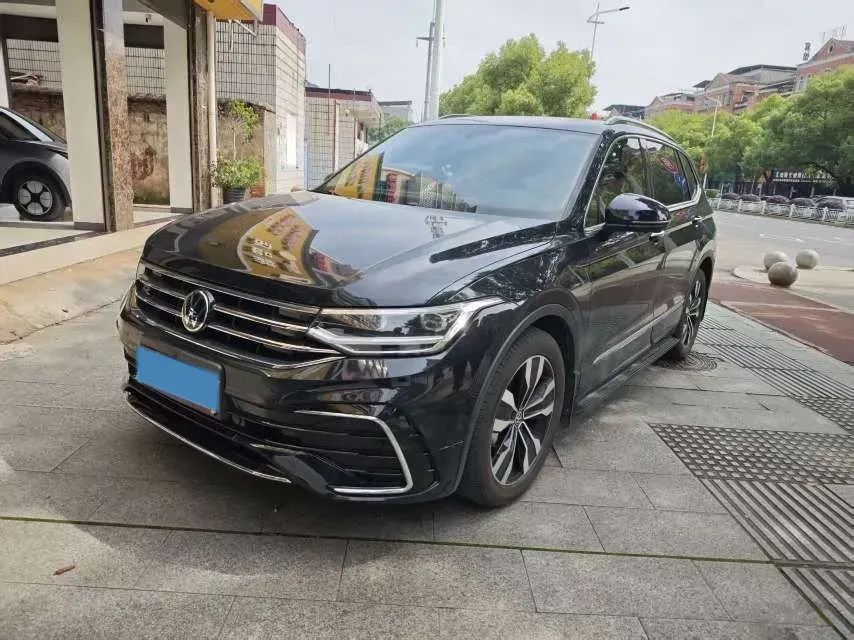 2024 Volkswagen Tiguan L 2.0T 186HP L4 7DCT,autocango,china used car exporter,china ev exporter,chinese used car exporter,chinese used ev exporter