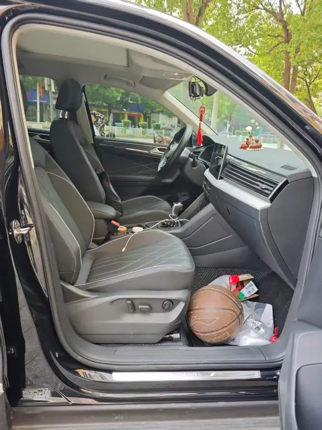 2024 Volkswagen Tiguan L 2.0T 186HP L4 7DCT,autocango,china used car exporter,china ev exporter,chinese used car exporter,chinese used ev exporter