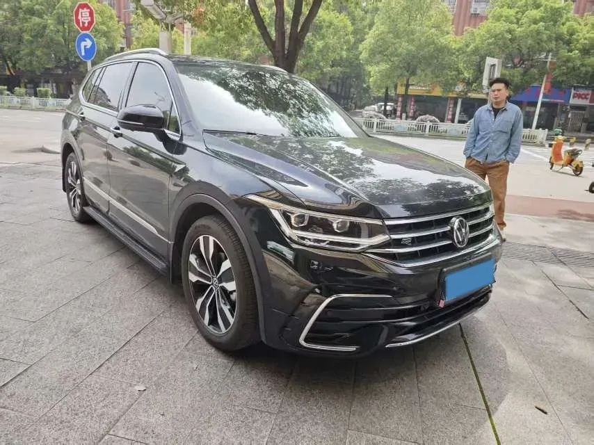2024 Volkswagen Tiguan L 2.0T 186HP L4 7DCT,autocango,china used car exporter,china ev exporter,chinese used car exporter,chinese used ev exporter