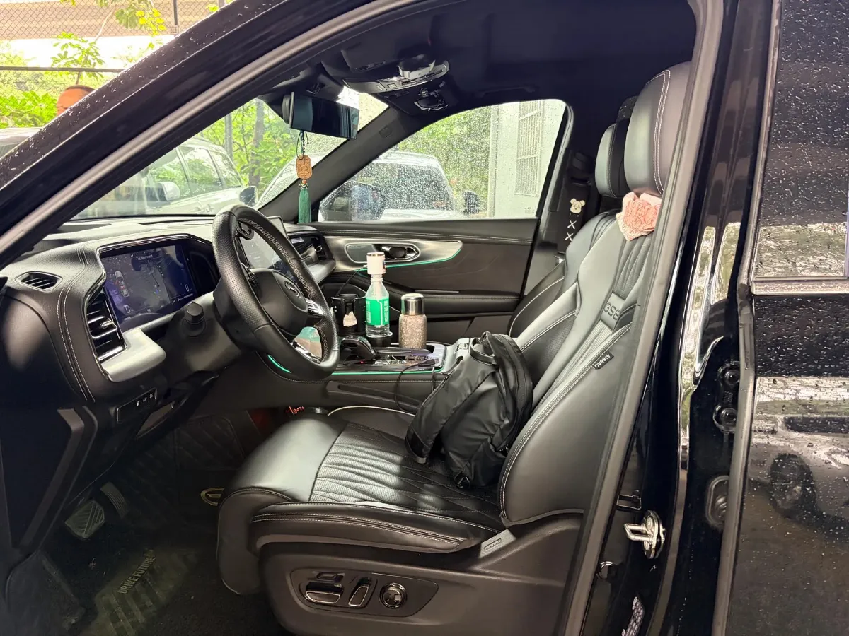 2022 GAC Trumpchi GS8 2.0T 190HP L4 E-CVT Hybrid,autocango,china used car exporter,china ev exporter,chinese used car exporter,chinese used ev exporter