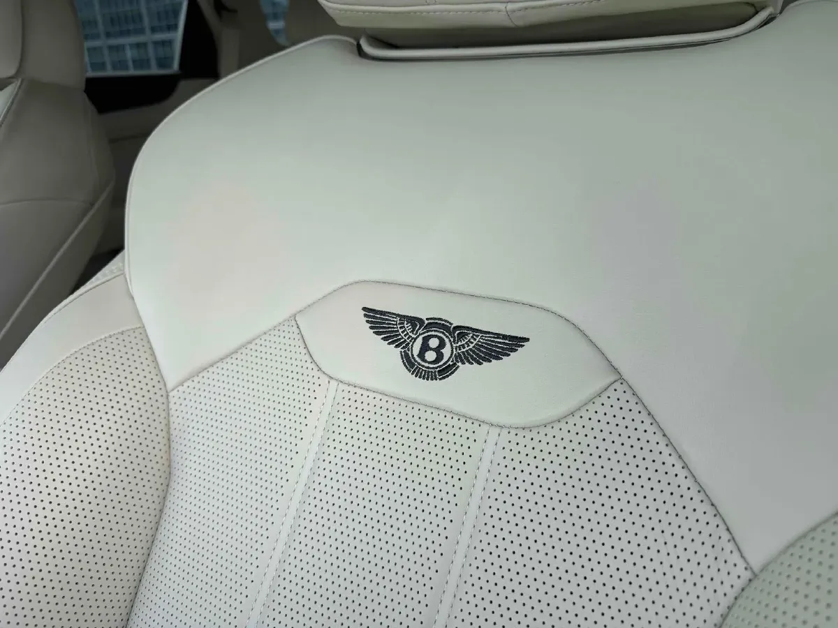 2021 Bentley Bentayga 4.0T 550HP V8 8AT,autocango,china used car exporter,china ev exporter,chinese used car exporter,chinese used ev exporter