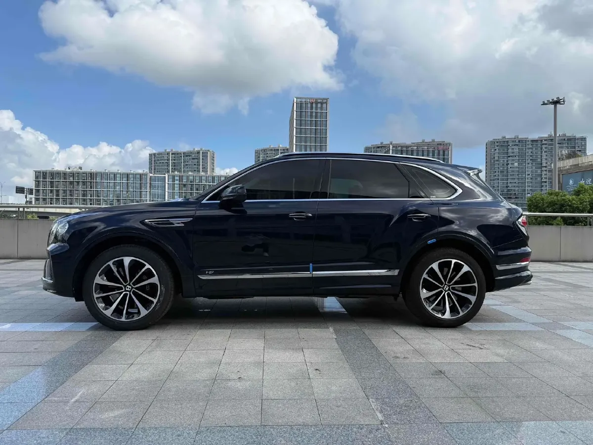 2021 Bentley Bentayga 4.0T 550HP V8 8AT,autocango,china used car exporter,china ev exporter,chinese used car exporter,chinese used ev exporter