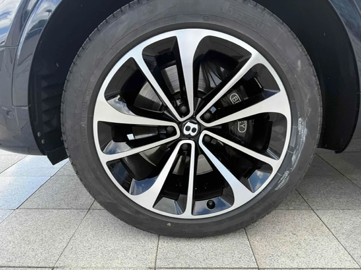 2021 Bentley Bentayga 4.0T 550HP V8 8AT,autocango,china used car exporter,china ev exporter,chinese used car exporter,chinese used ev exporter