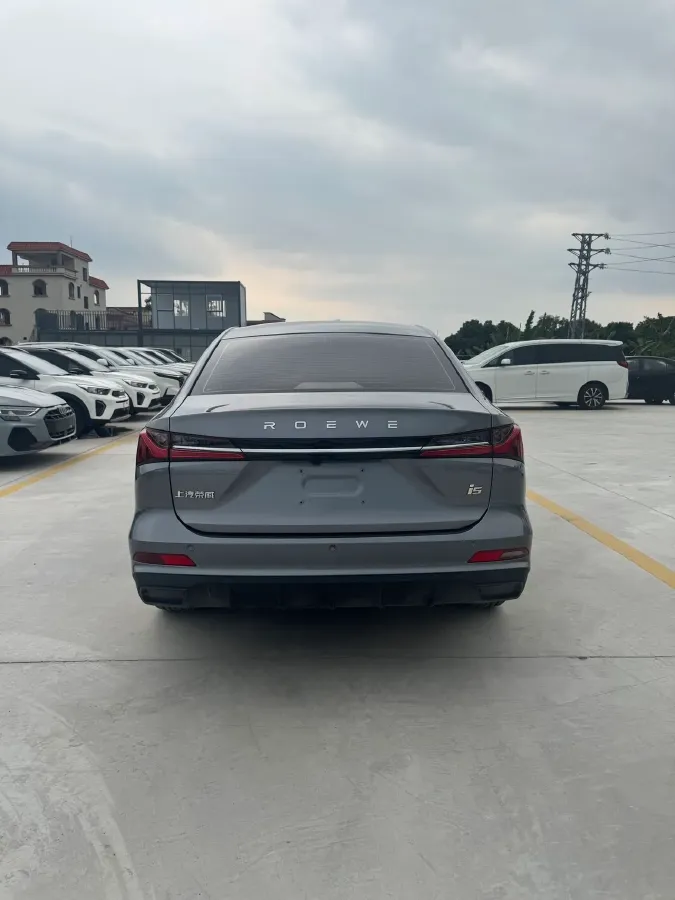 2023 Roewe i5 1.5L 129HP L4 5MT,autocango,china used car exporter,china ev exporter,chinese used car exporter,chinese used ev exporter