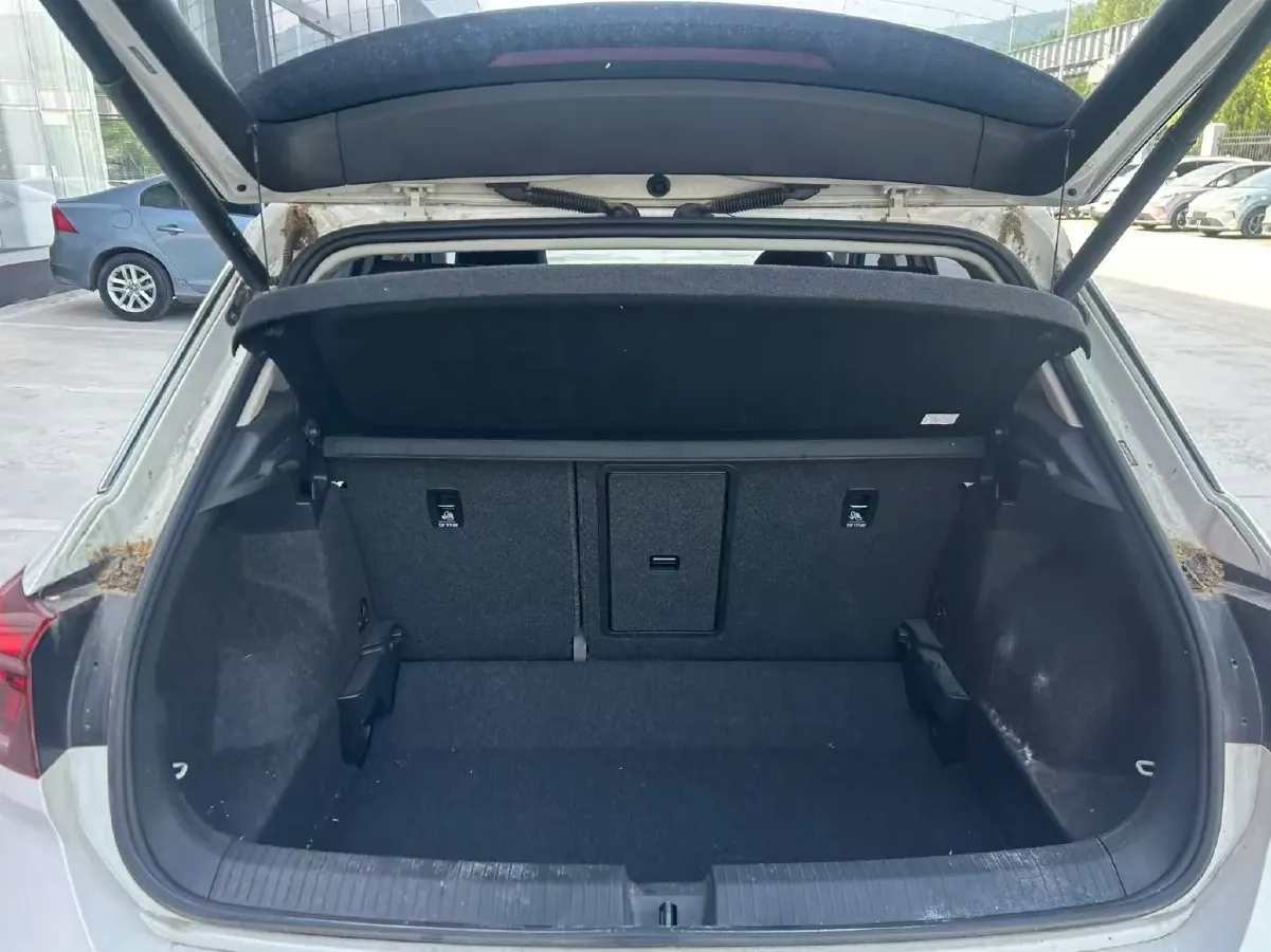 2022 Volkswagen T-Roc 1.4T 150HP L4 7DCT,autocango,china used car exporter,china ev exporter,chinese used car exporter,chinese used ev exporter