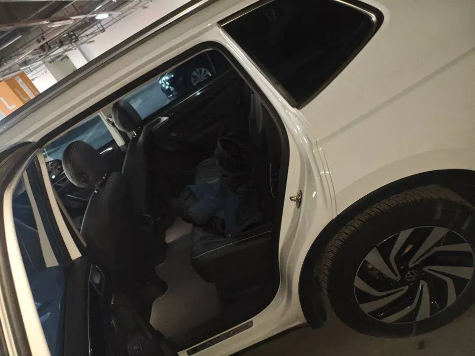 2023 Volkswagen Tiguan L 1.5T 160HP L4 7DCT,autocango,china used car exporter,china ev exporter,chinese used car exporter,chinese used ev exporter