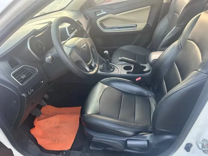 2017 HaiMa Family 1.6L 125HP L4 6MT,autocango,china used car exporter,china ev exporter,chinese used car exporter,chinese used ev exporter