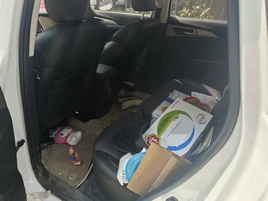 2018 ChangAn CS35 Plus 1.6L 128HP L4 5MT,autocango,china used car exporter,china ev exporter,chinese used car exporter,chinese used ev exporter