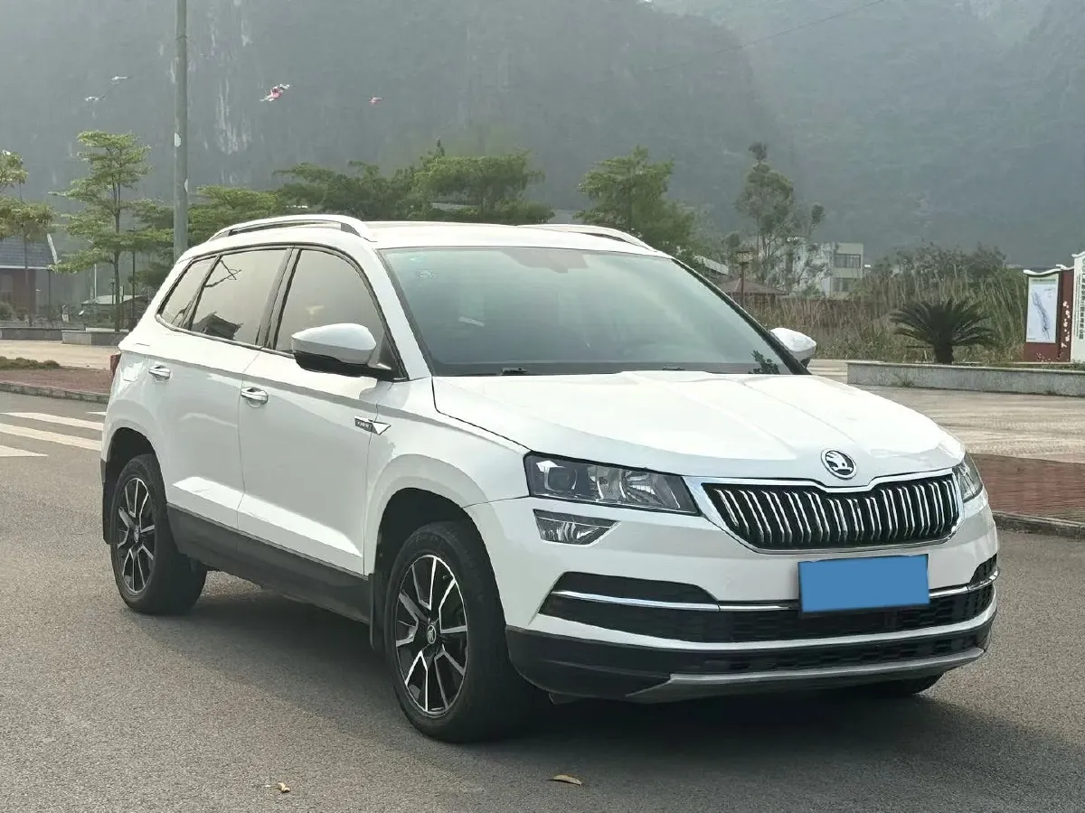 2020 Skoda Karoq 1.4T 150HP L4 7DCT,autocango,china used car exporter,china ev exporter,chinese used car exporter,chinese used ev exporter