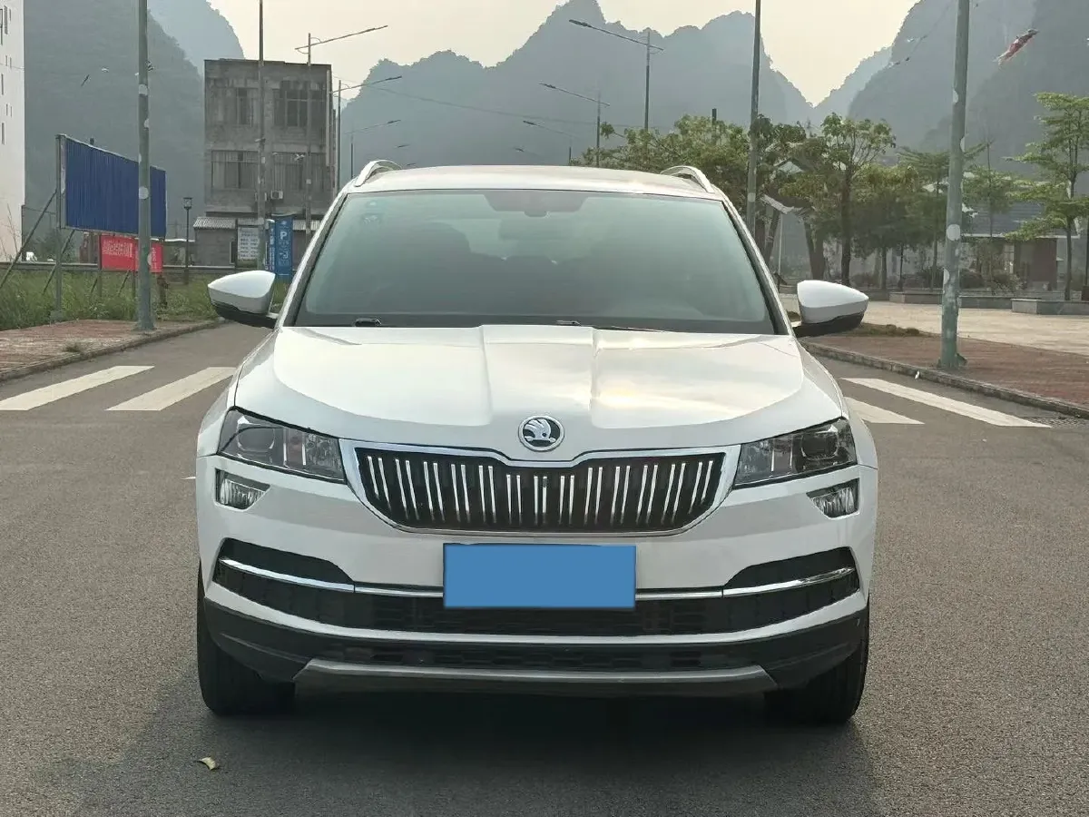 2020 Skoda Karoq 1.4T 150HP L4 7DCT,autocango,china used car exporter,china ev exporter,chinese used car exporter,chinese used ev exporter