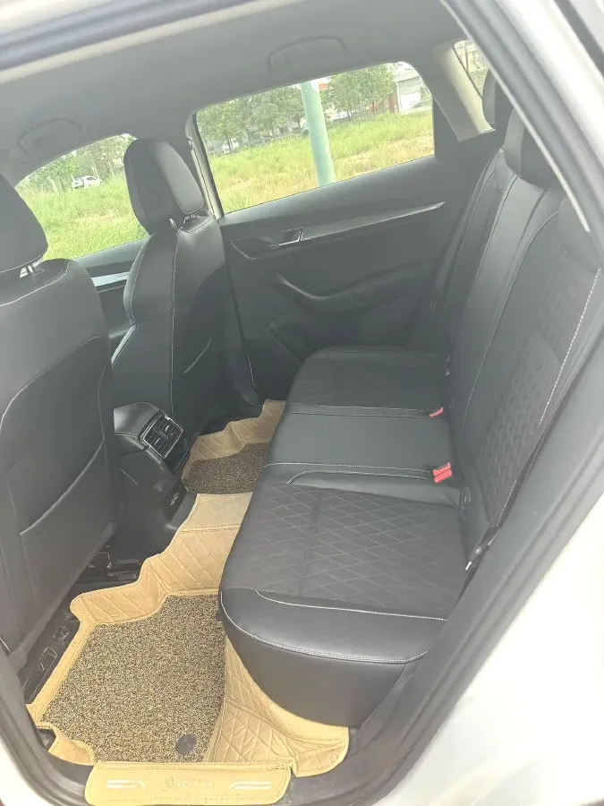 2020 Skoda Karoq 1.4T 150HP L4 7DCT,autocango,china used car exporter,china ev exporter,chinese used car exporter,chinese used ev exporter