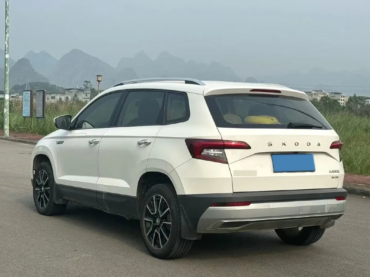 2020 Skoda Karoq 1.4T 150HP L4 7DCT,autocango,china used car exporter,china ev exporter,chinese used car exporter,chinese used ev exporter