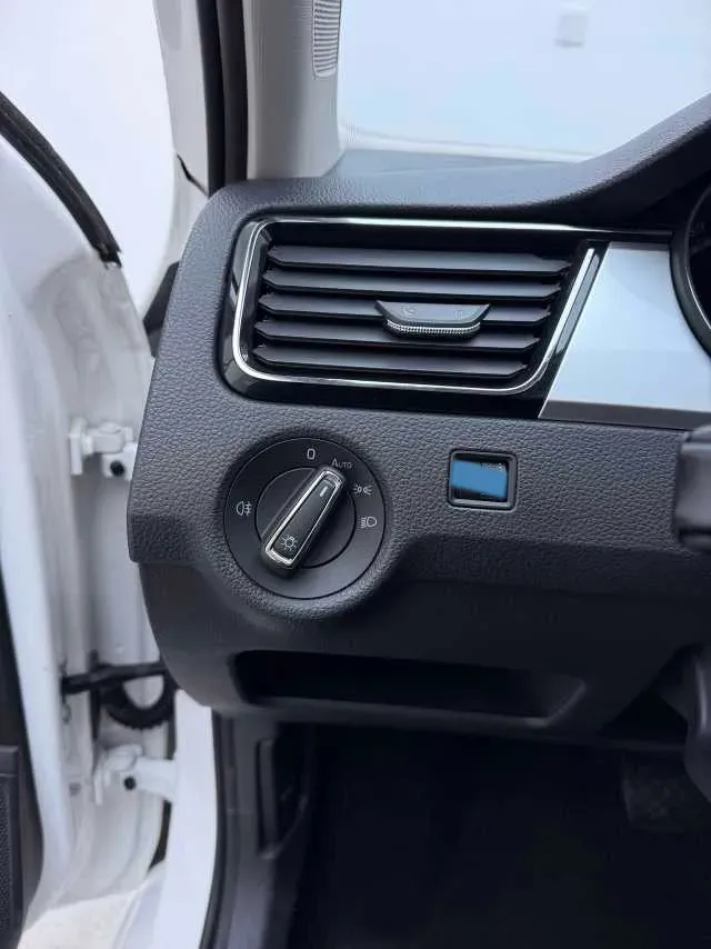 2022 Skoda Rapid 1.5L 112HP L4 6AT,autocango,china used car exporter,china ev exporter,chinese used car exporter,chinese used ev exporter