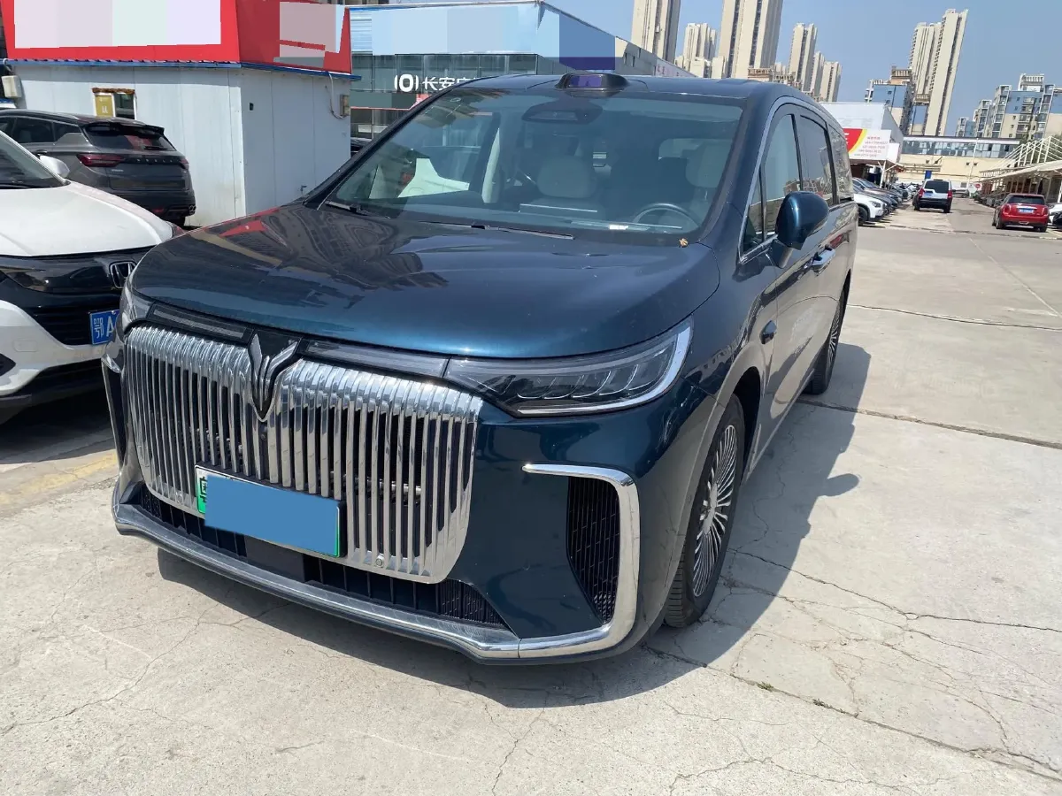 2025 Voyah Dream 1.5T 150HP L4 PHEV 41.7KWH,autocango,china used car exporter,china ev exporter,chinese used car exporter,chinese used ev exporter