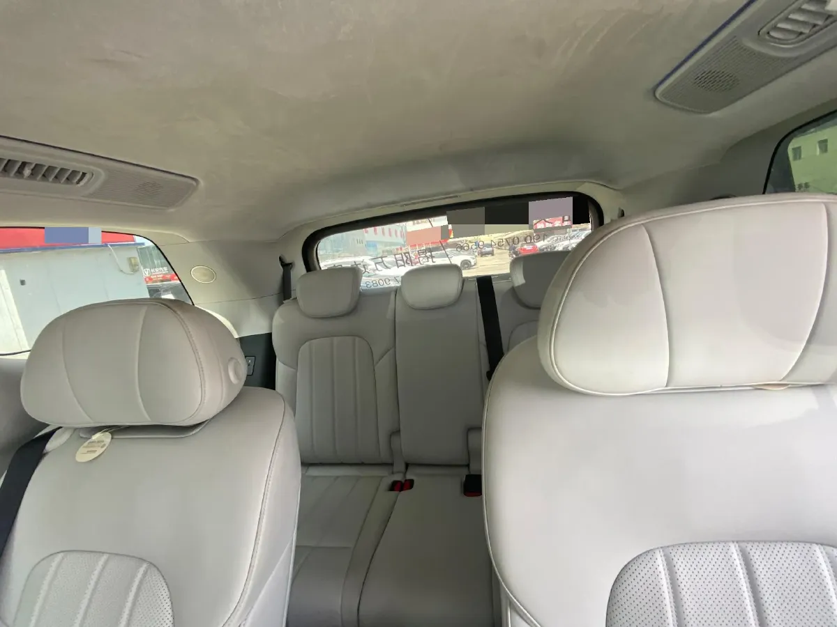 2025 Voyah Dream 1.5T 150HP L4 PHEV 41.7KWH,autocango,china used car exporter,china ev exporter,chinese used car exporter,chinese used ev exporter