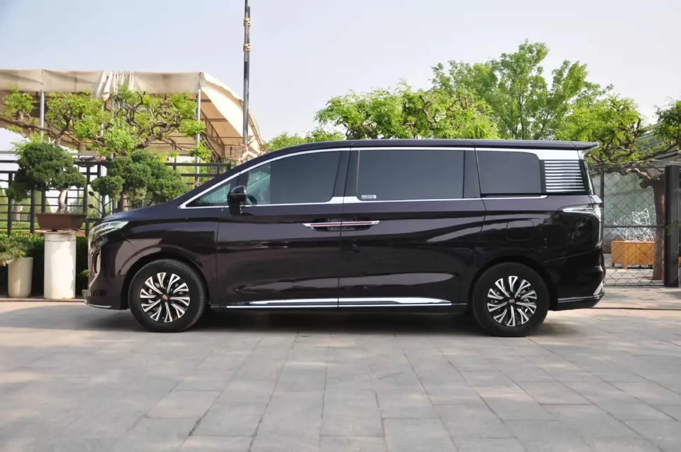 2024 HongQi HQ9 2.0T 163HP L4 1DHT PHEV 20.14KWH,autocango,china used car exporter,china ev exporter,chinese used car exporter,chinese used ev exporter