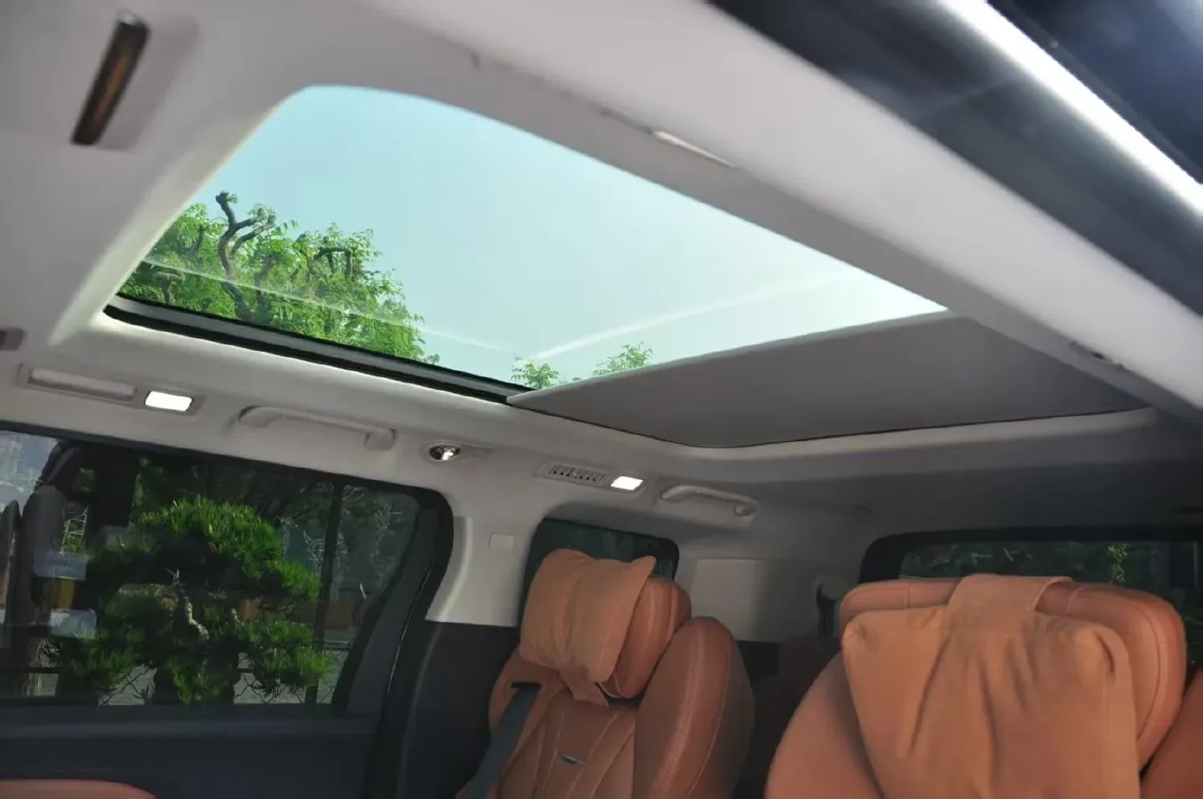 2024 HongQi HQ9 2.0T 163HP L4 1DHT PHEV 20.14KWH,autocango,china used car exporter,china ev exporter,chinese used car exporter,chinese used ev exporter