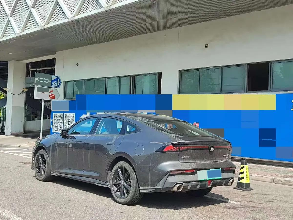 2023 ChangAn UNI-V iDD 1.5T 170HP L4 6TCT PHEV 18.4KWH,autocango,china used car exporter,china ev exporter,chinese used car exporter,chinese used ev exporter