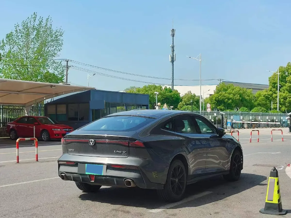 2023 ChangAn UNI-V iDD 1.5T 170HP L4 6TCT PHEV 18.4KWH,autocango,china used car exporter,china ev exporter,chinese used car exporter,chinese used ev exporter